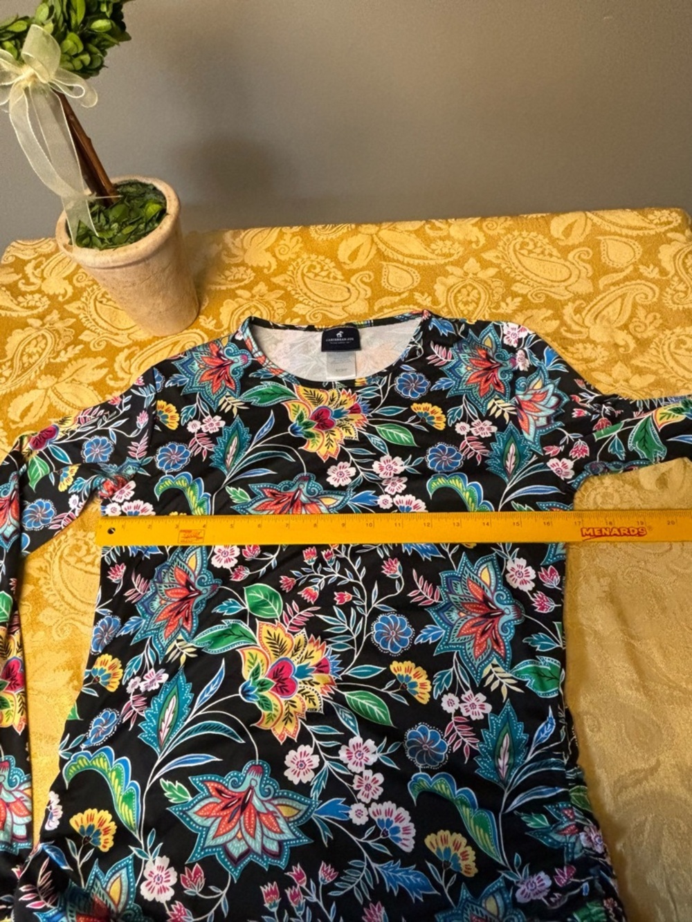 Caribbean Joe Black Floral Long-Sleeve Twist-Hem Swim Top - Picture 6 of 7